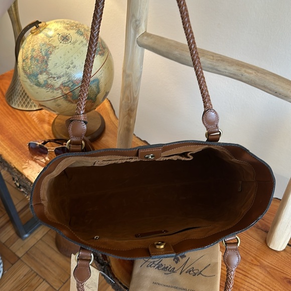 NWT Patricia Nash Leather Tote - Vintage Map Collection - Picture 5 of 6